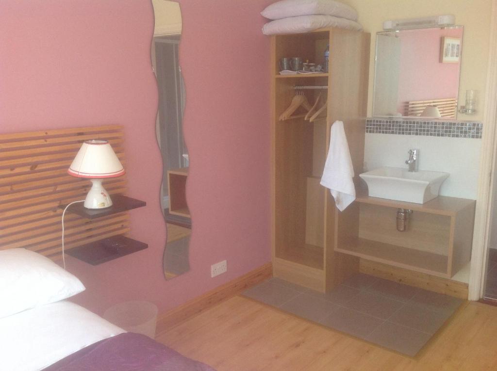 Bed and Breakfast Brownes Emlagh East Habitación foto